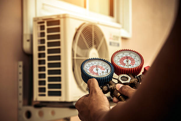 Professional Ac Installation technician working in Hillsdale, MI